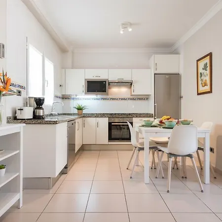 Sunny Sky Lägenhet *