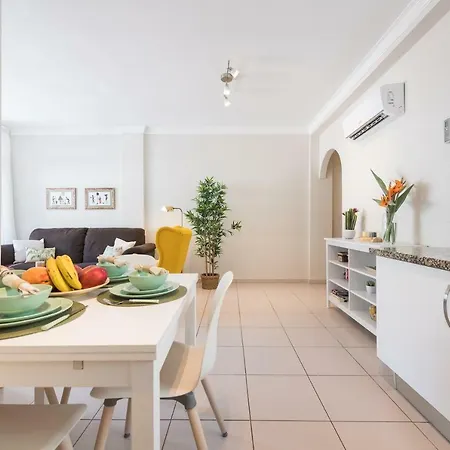 Sunny Sky Apartment